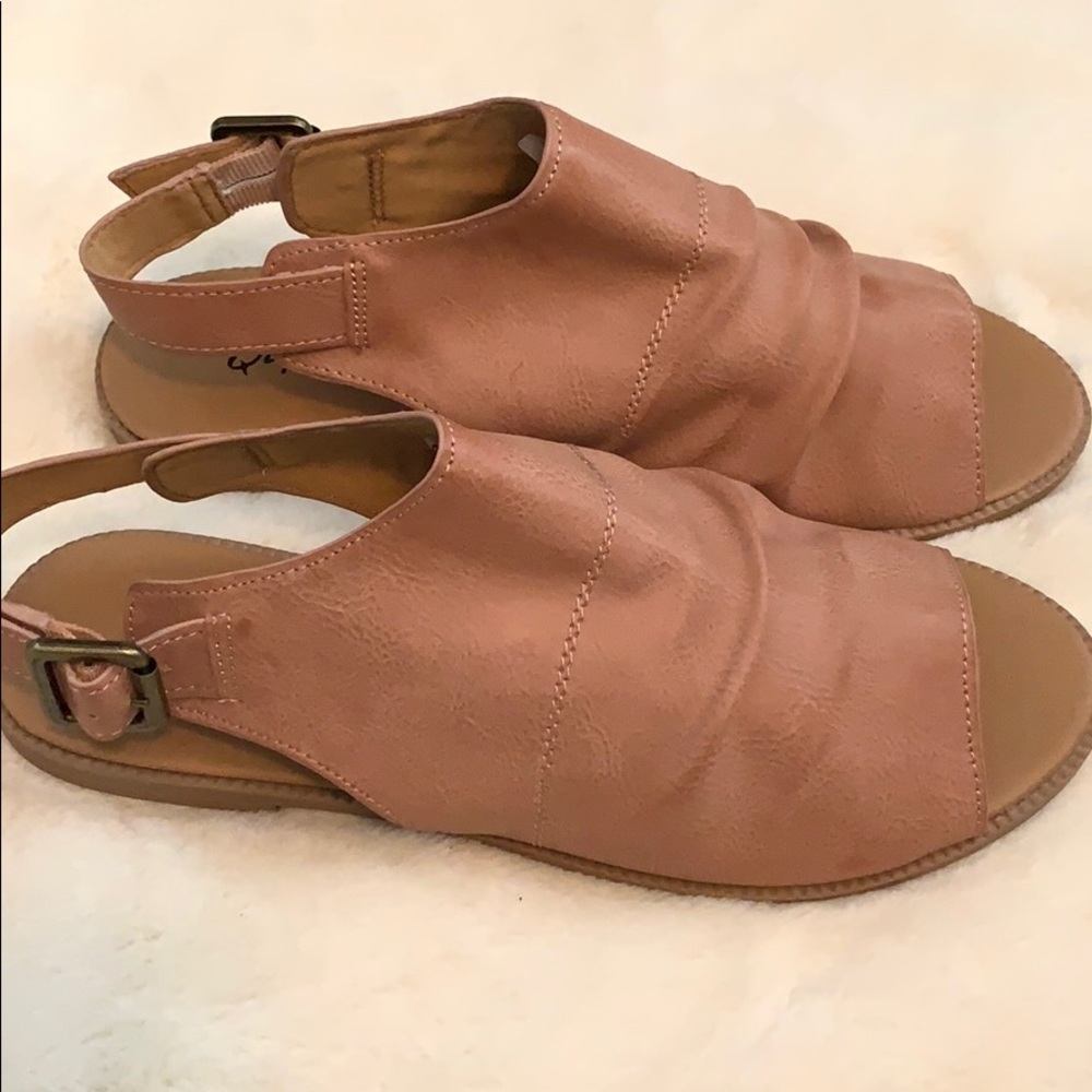 New! Qupid Blush sandals in size 6